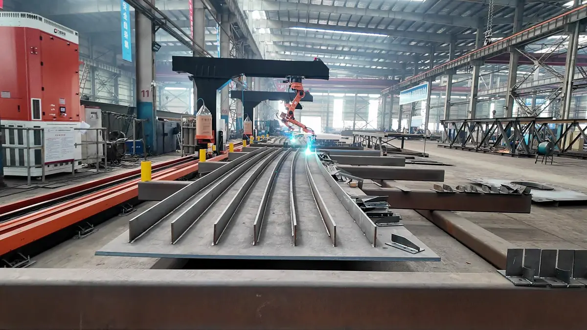 12 m curved T-rib plate unit welded by a cantilever welding robot