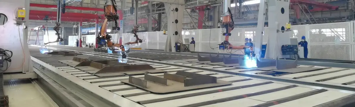 18 m by 9 m four-robot cantilever welding station